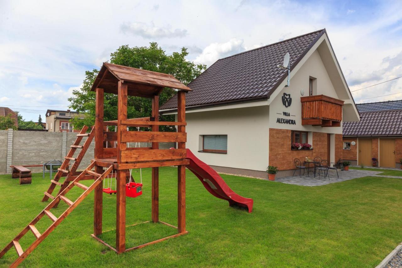 Villa Michaela Bešeňová Exteriör bild